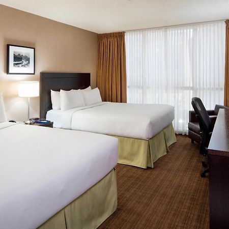 Delta Hotels Calgary Airport In-Terminal Ngoại thất bức ảnh