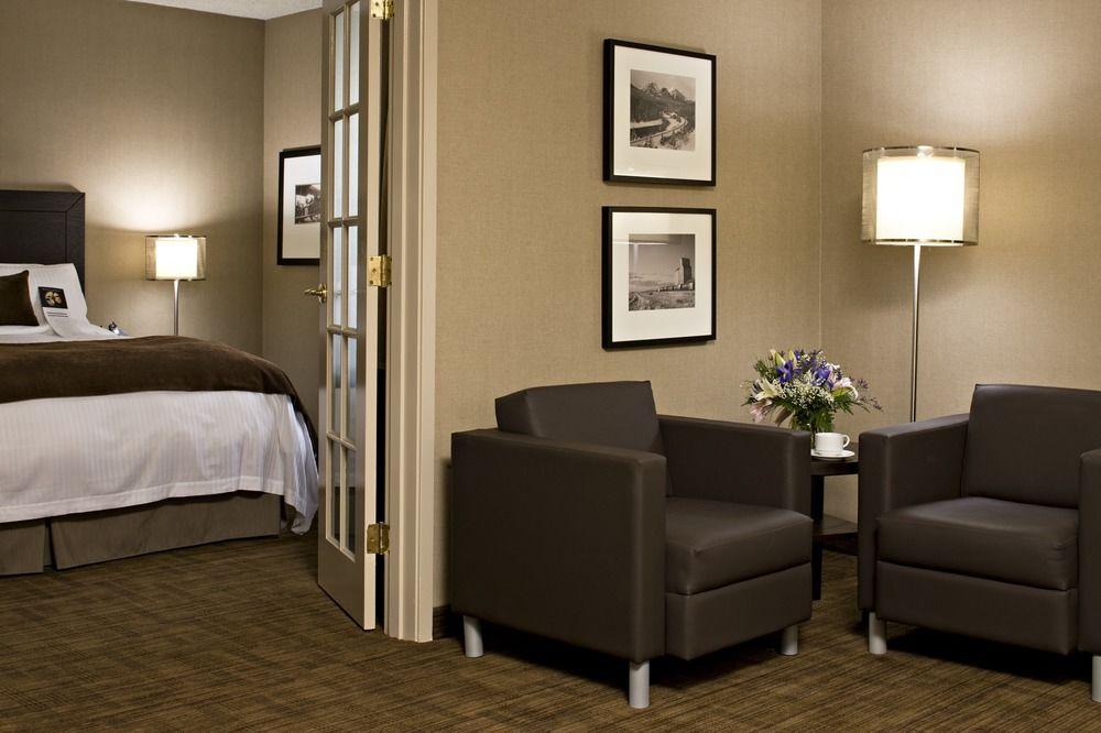 Delta Hotels Calgary Airport In-Terminal Ngoại thất bức ảnh