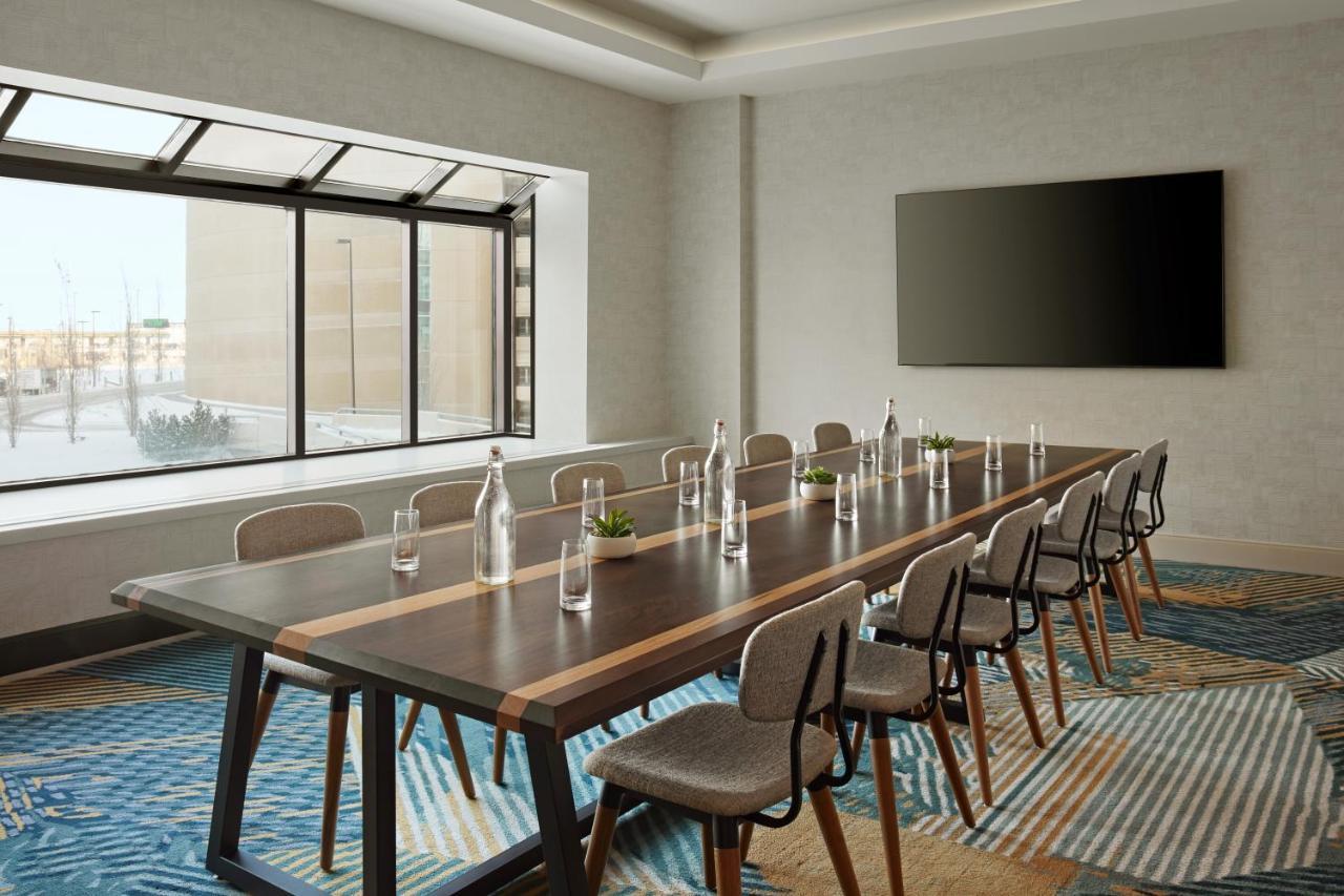 Delta Hotels Calgary Airport In-Terminal Ngoại thất bức ảnh