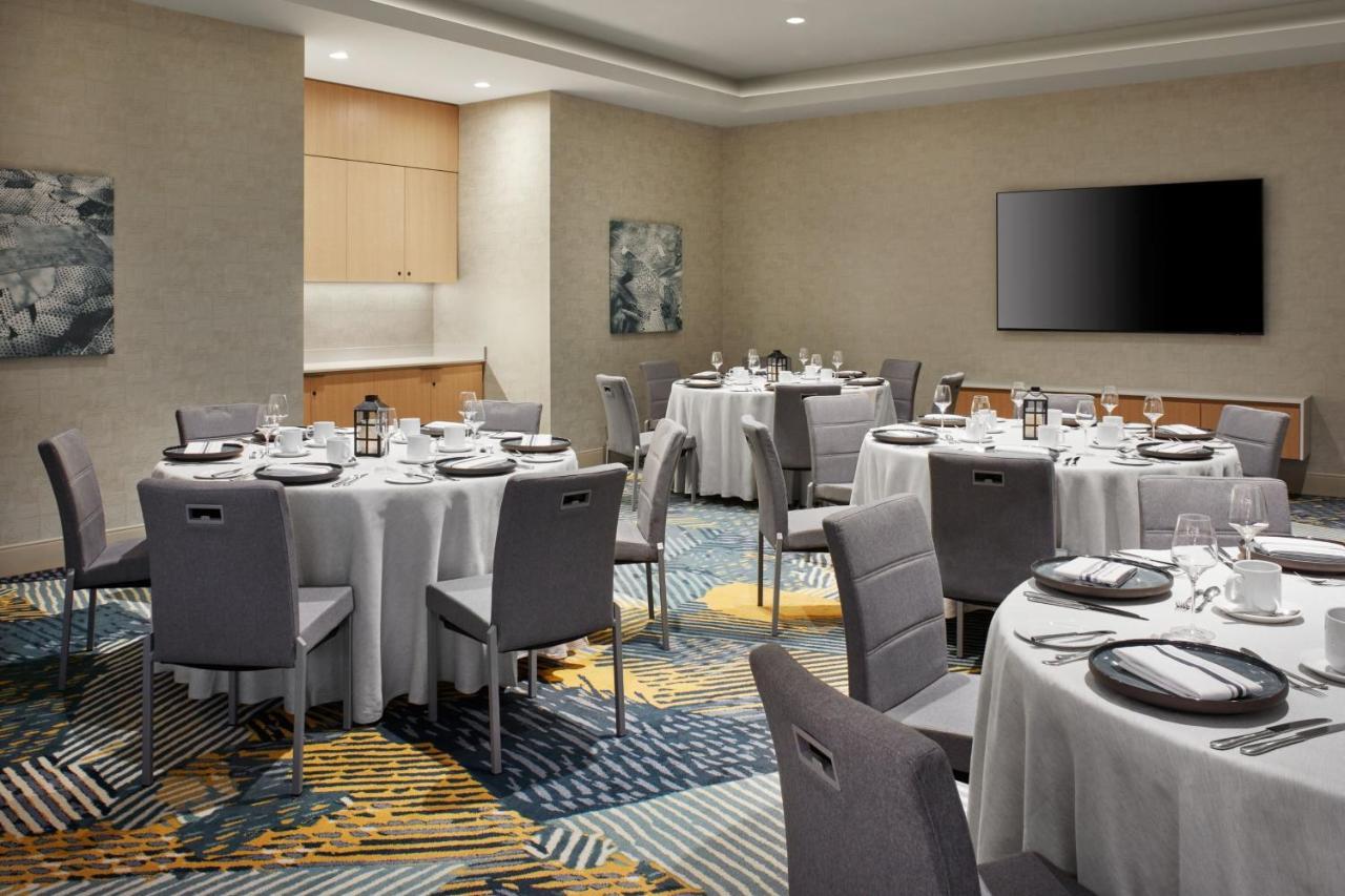 Delta Hotels Calgary Airport In-Terminal Ngoại thất bức ảnh