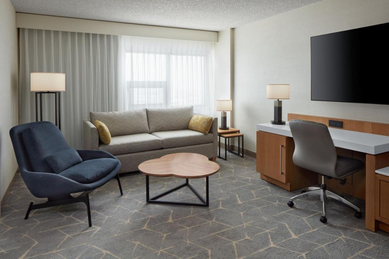 Delta Hotels Calgary Airport In-Terminal Ngoại thất bức ảnh