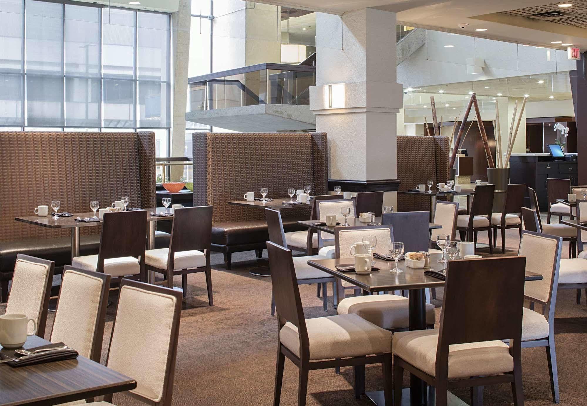 Delta Hotels Calgary Airport In-Terminal Ngoại thất bức ảnh